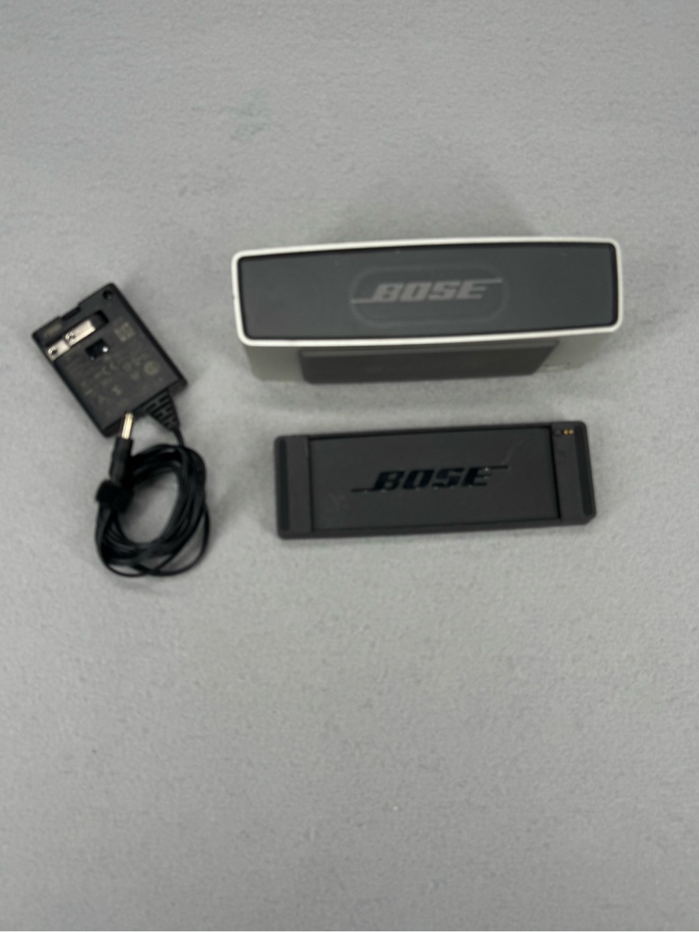 Bose SoundLink Mini Bluetooth Speaker with Dock Station and Cord